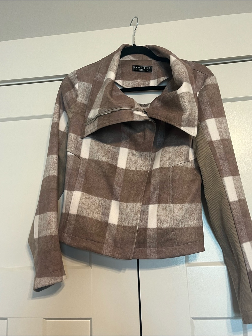 bagatelle Plaid Cropped Jacket in Brown and White